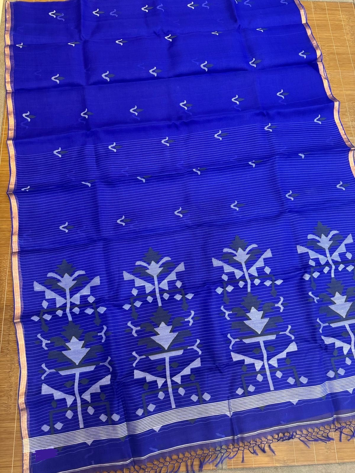 LavNi "Whispers Of The Loom" Lavie By LDM Signature Jamdani Handloom Sari And Stitched Blouse