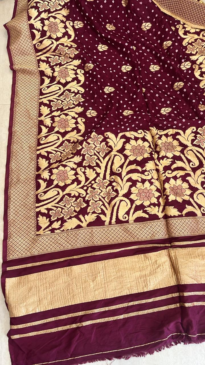 Meenakshi collection
Fabric : Dupian Silk Sari
Bandini tie and dye from Rajasthan
Benarasi Dupian silk from Varanasi
Stitched blouse
38 to 42 size