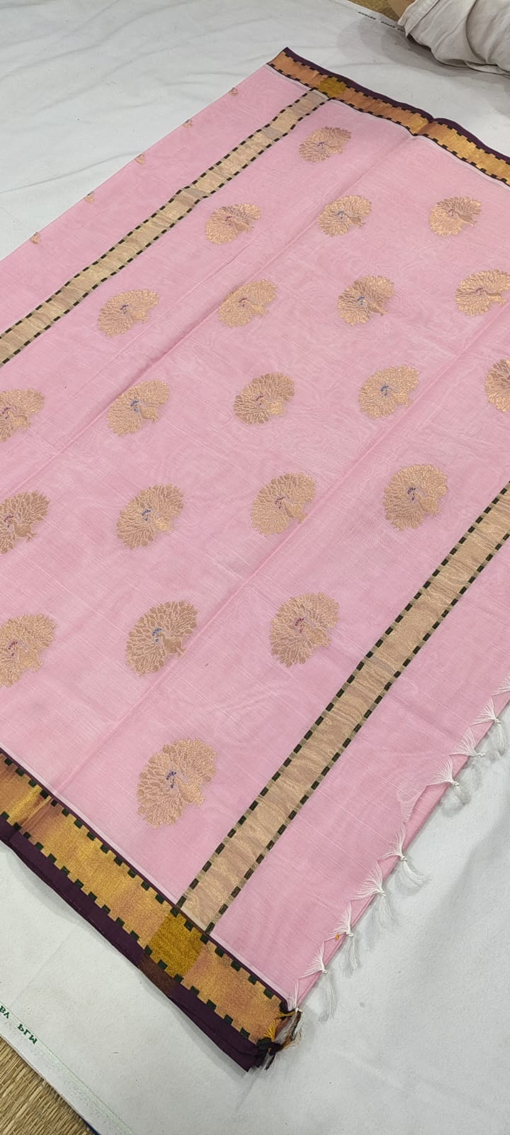 “Subbamma” Muthu ( Film Reel) Kaddi Border sari with blouse stitched Authentics Of Venkatagiri
Handloom sari
Took 5 weeks to weave
