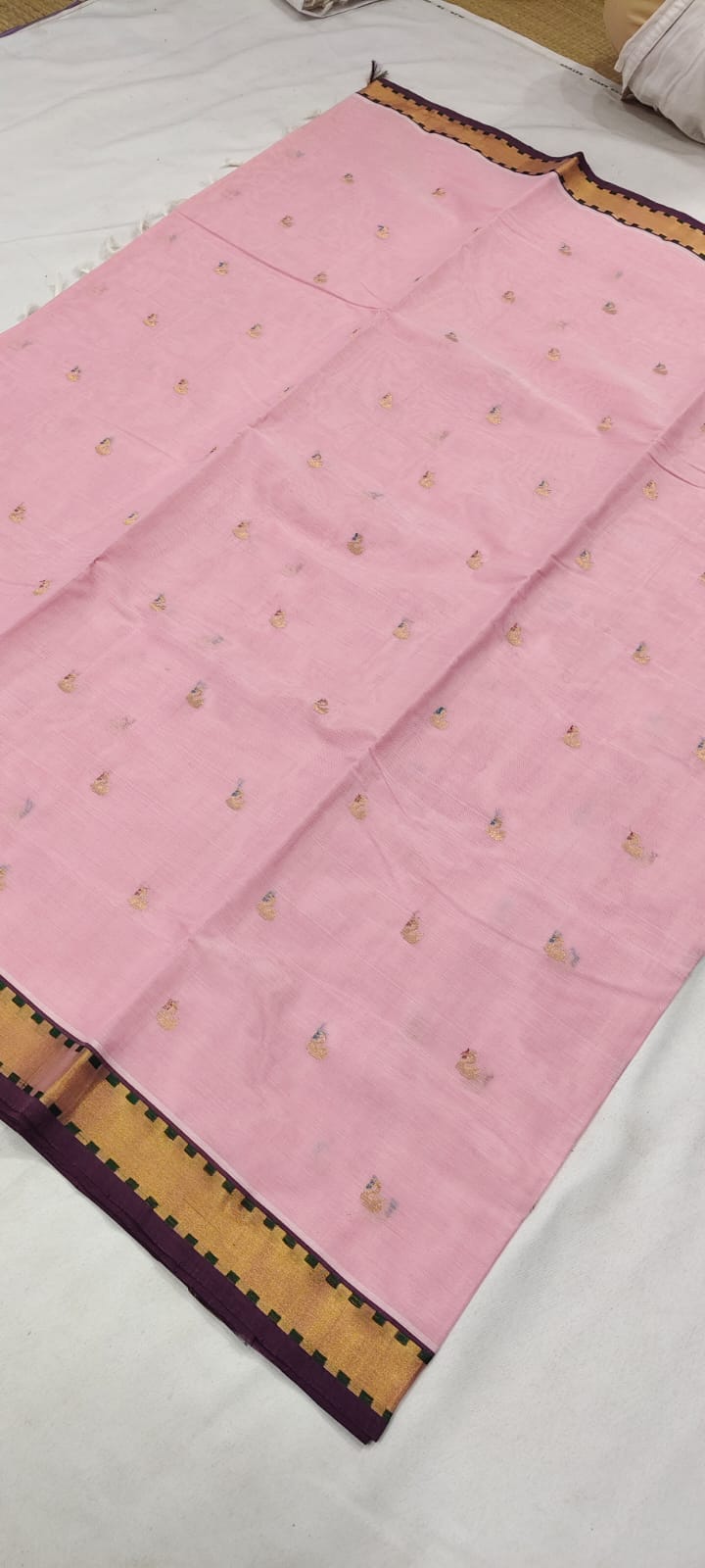 “Subbamma” Muthu ( Film Reel) Kaddi Border sari with blouse stitched Authentics Of Venkatagiri
Handloom sari
Took 5 weeks to weave