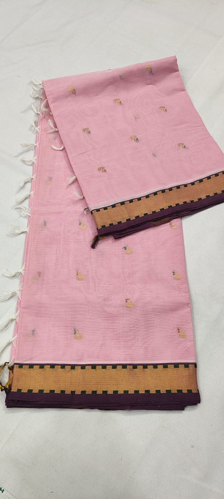“Subbamma” Muthu ( Film Reel) Kaddi Border sari with blouse stitched Authentics Of Venkatagiri
Handloom sari
Took 5 weeks to weave