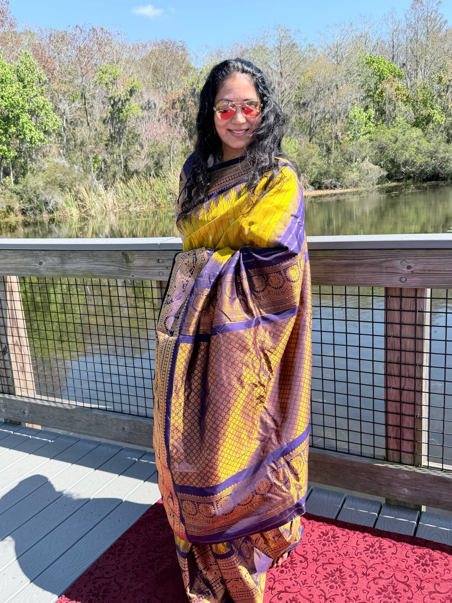 Authentics of Gadwal
Mustard yellow to navy blue combination 
Fabric : Pure Silk , pure zari 
Handloom