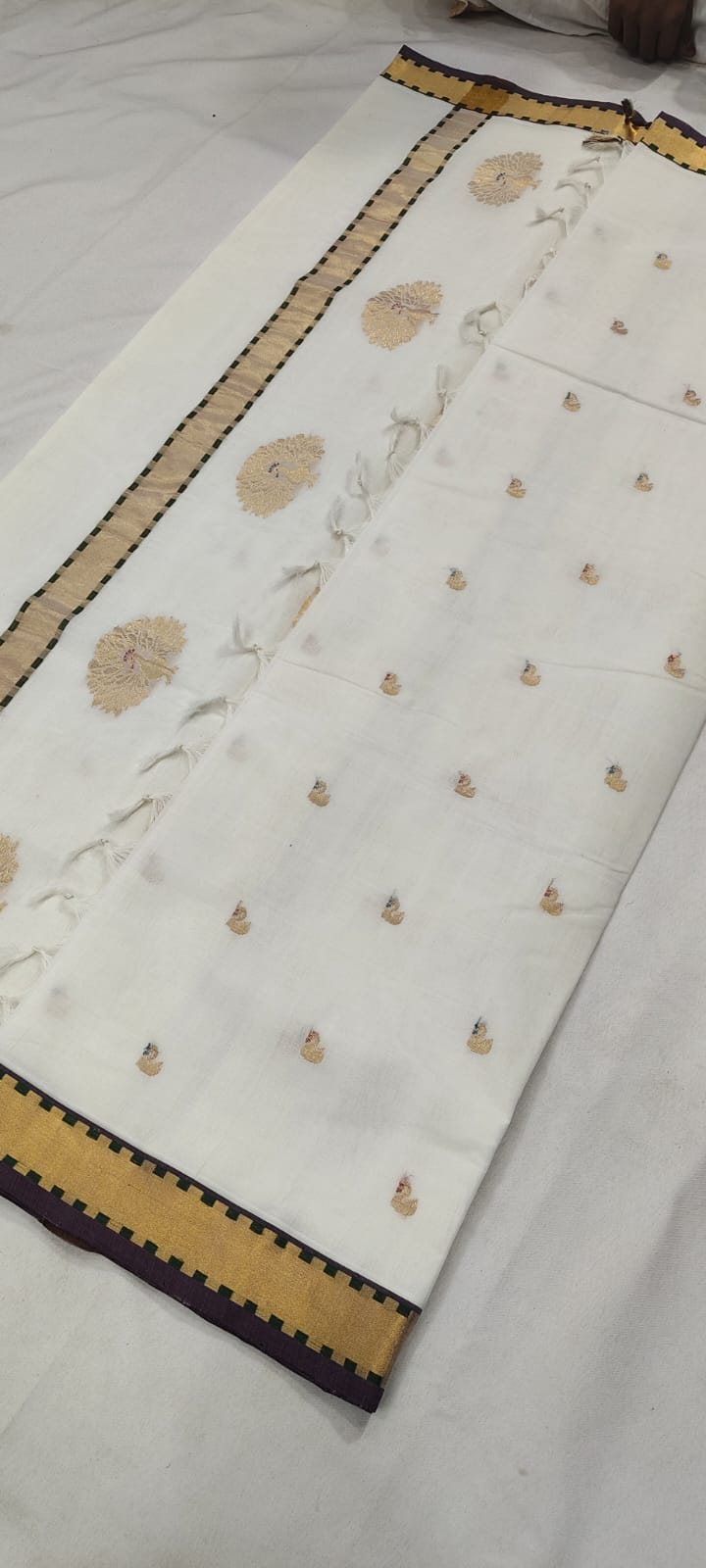 “Subbamma” Muthu ( Film Reel) Kaddi Border sari with blouse stitched Authentics Of Venkatagiri
Handloom sari
Took 5 weeks to weave